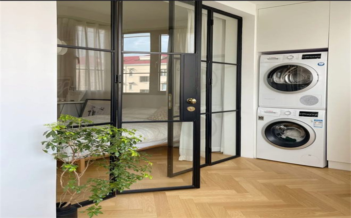 Simple Modern design Balcony swing door with great view