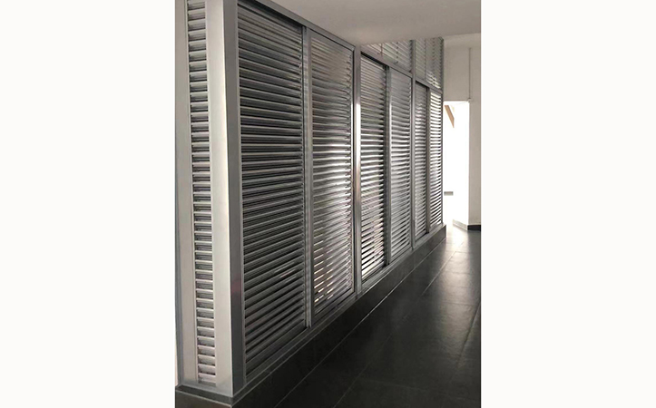 Aluminum Operated Flat Shutter Window