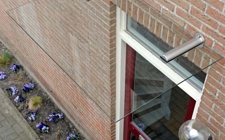 Outdoor ​​Glass Canopies for Commercial Buildings