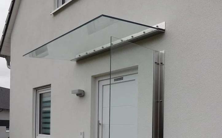Outdoor ​​Glass Canopies for Commercial Buildings